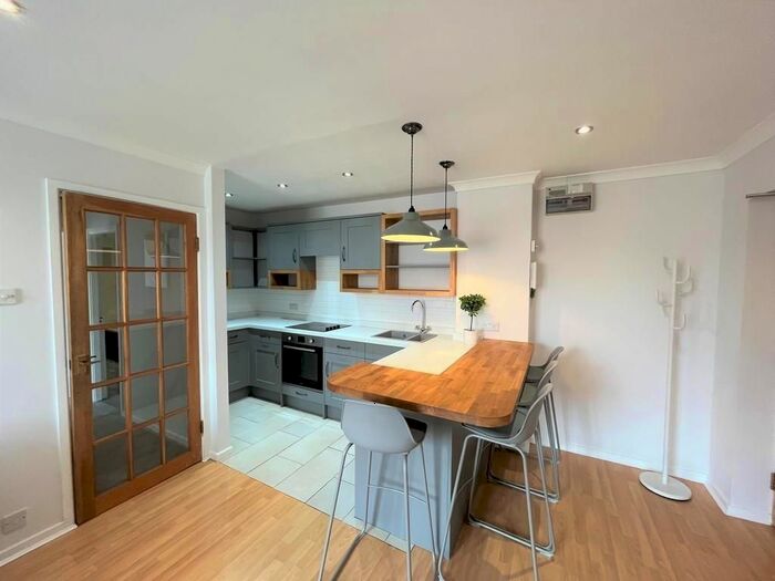 1 Bedroom Flat To Rent In Norman Avenue, London, N22