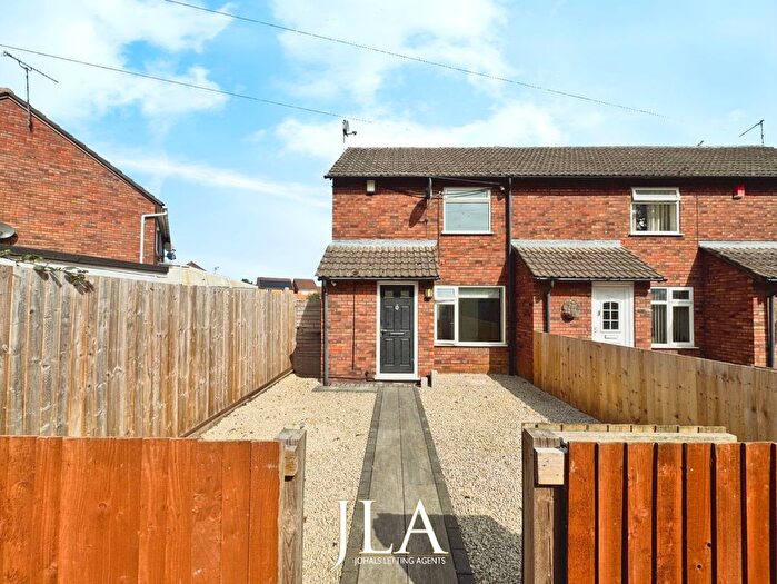2 Bedroom Terraced House To Rent In Welham Walk, Leicester, LE4