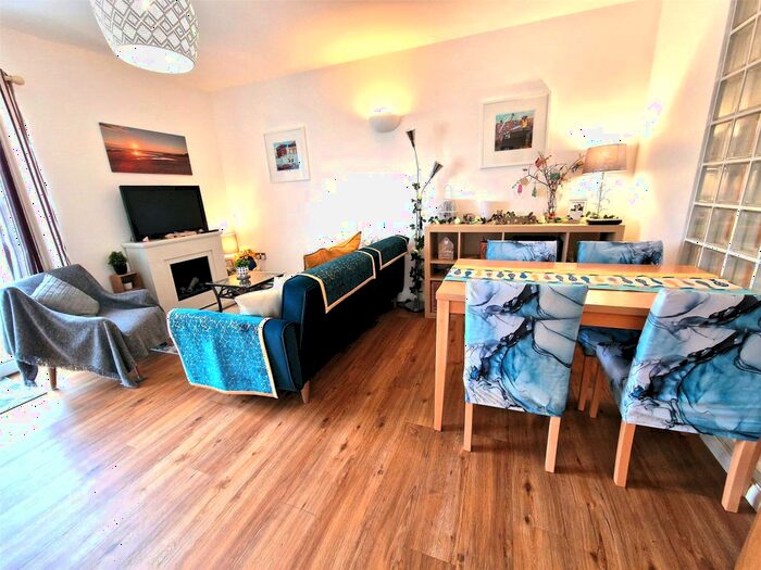1 Bedroom Flat For Sale In Hawkers Court, Bude, Cornwall, EX23