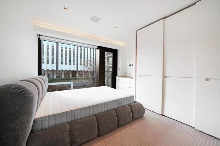 2 Bedroom Apartment To Rent In Roman House, Barbican, EC2Y