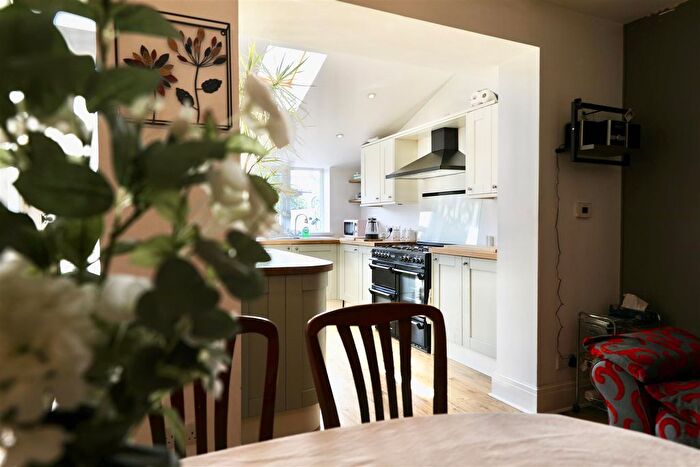 3 Bedroom Terraced House For Sale In Kenilworth Avenue, Hull, HU5