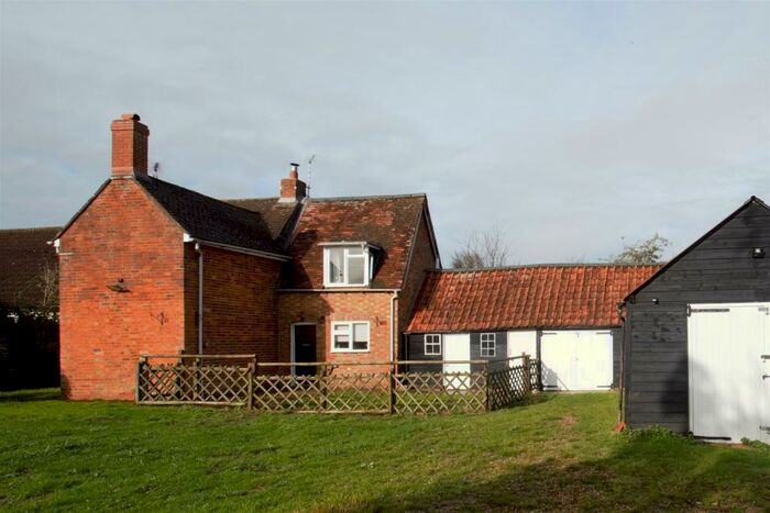 3 Bedroom Cottage To Rent In Cross End, Thurleigh, Bedford, MK44