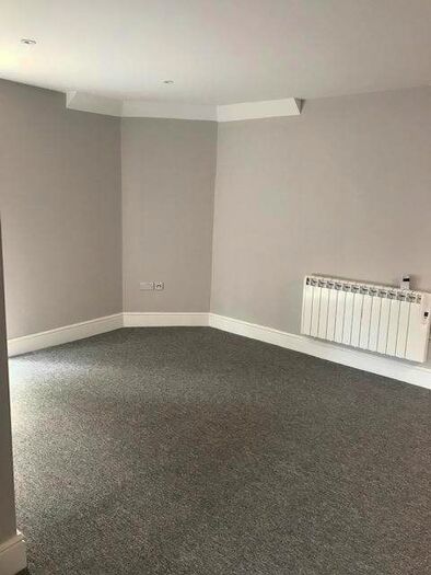 2 Bedroom Flat To Rent In Preston Road, Yeovil, Somerset, BA20