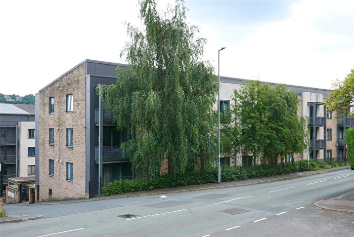 1 Bedroom Flat To Rent In Albert Street, Baildon, Shipley, West Yorkshire, BD17