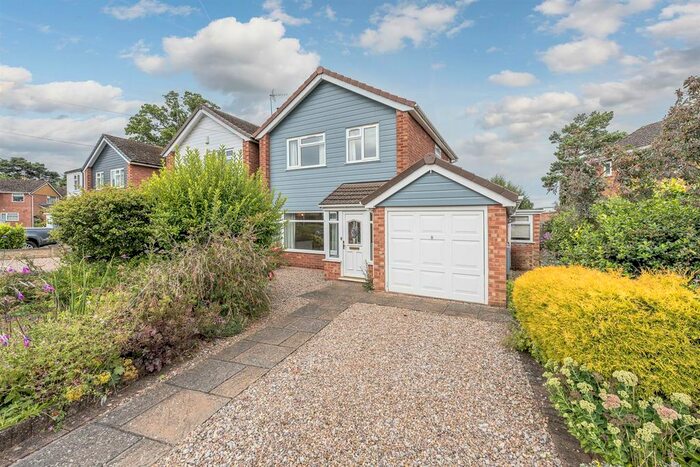 3 Bedroom Detached House To Rent In Grantley Crescent, Kingswinford, DY6