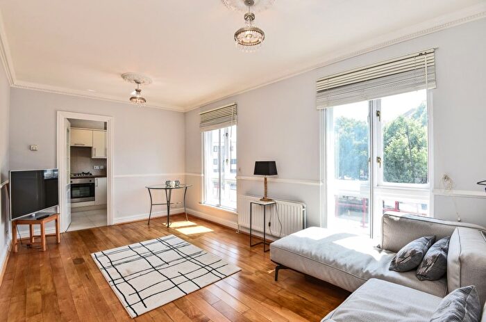 2 Bedroom Flat To Rent In Bermondsey Street, Bermondsey, London, SE1