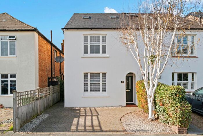 4 Bedroom Semi Detached House For Sale In Hogshill Lane, Cobham, KT11