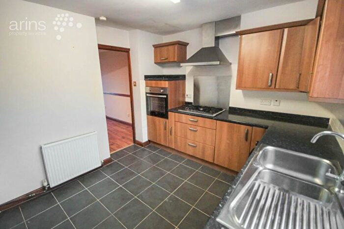 2 Bedroom Semi-Detached House For Sale In Saltersgate Close, Lower Earley, Reading, RG6