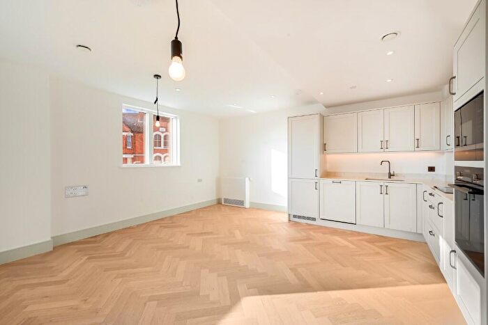 1 Bedroom Flat To Rent In Clifton Mansions, Park Avenue, London, NW2