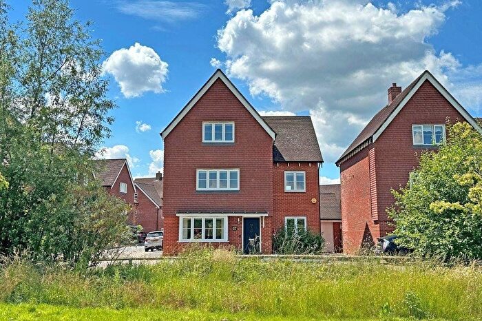 6 Bedroom Detached House To Rent In Whittaker Drive, Horley, RH6