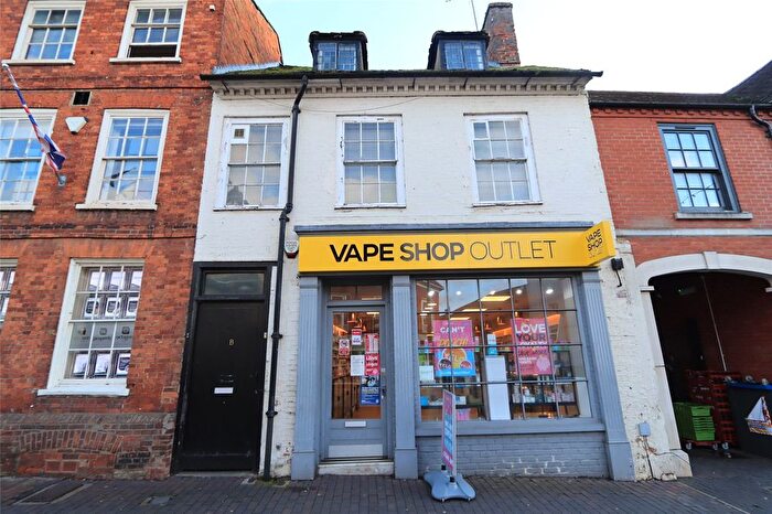 1 Bedroom Flat For Sale In High Street, Newport Pagnell, Buckinghamshire, MK16