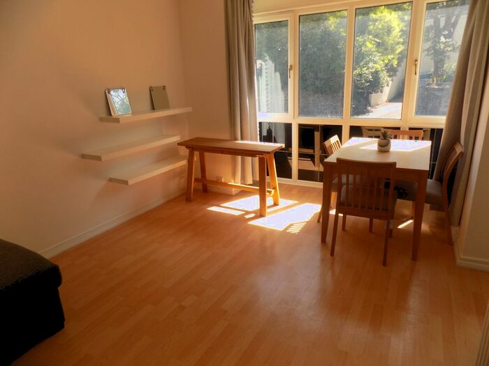 1 Bedroom Flat To Rent In Langland Road, Mumbles, Swansea, SA3