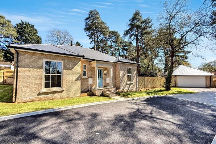 3 Bedroom Detached Bungalow For Sale In Ashley Heath, BH24