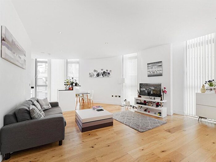 3 Bedroom Flat For Sale In Signal House, , Seager Place, SE8