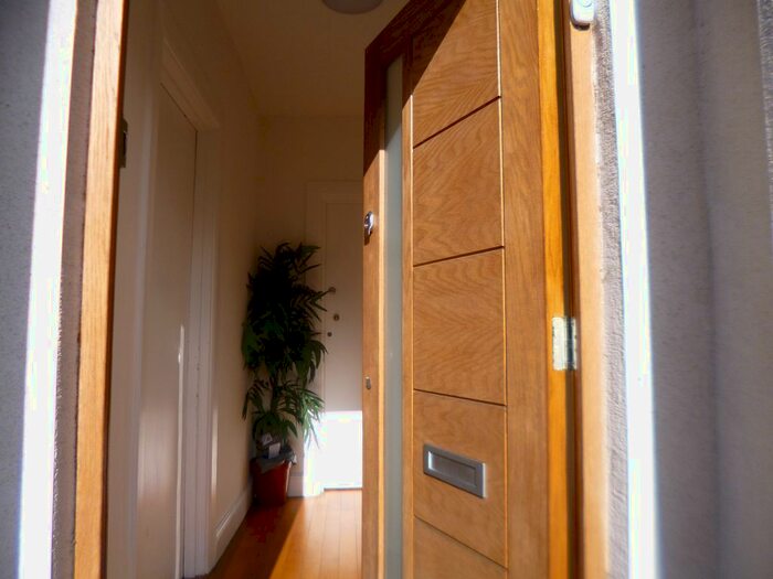 1 Bedroom Flat To Rent In Chalk Hill, Bushey, WD19