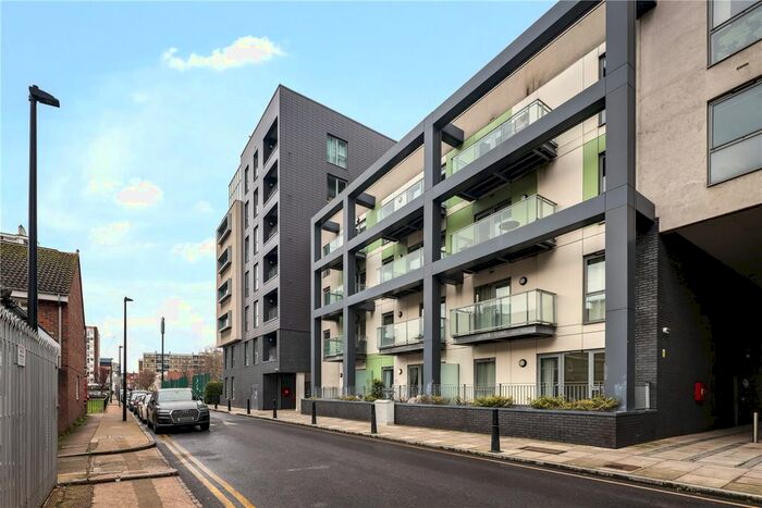 1 Bedroom Flat To Rent In Hodgeson House, Christian Street, Wapping, London, E1