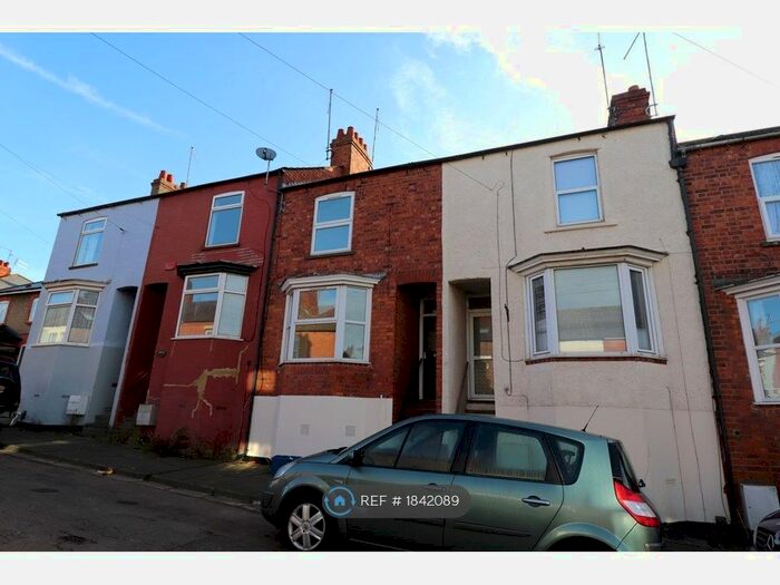 3 Bedroom Terraced House To Rent In Newington Road, Northampton, NN2