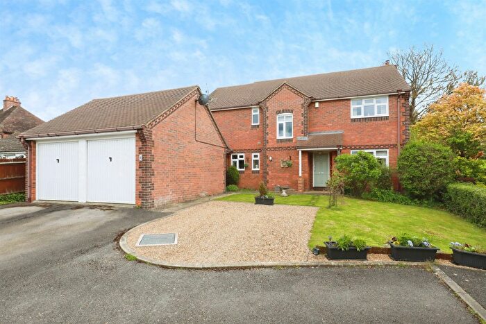 4 Bedroom Detached House For Sale In Leys Close, Northend, Southam, CV47
