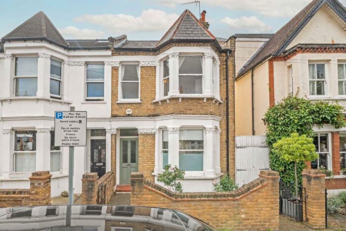 3 Bedroom Property To Rent In Chestnut Road, North Kingston, KT2