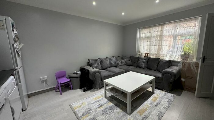 1 Bedroom Property To Rent In Gladstone Mews, Wood Green, N22