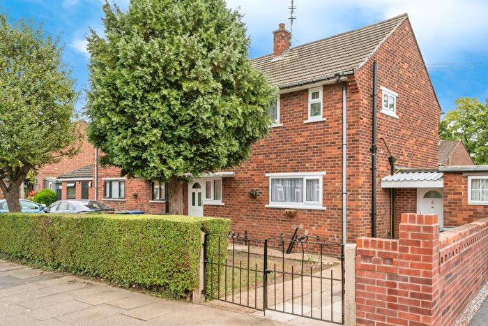 3 Bedroom Semi-Detached House For Sale In Maple Avenue, Cantley, Doncaster, DN4