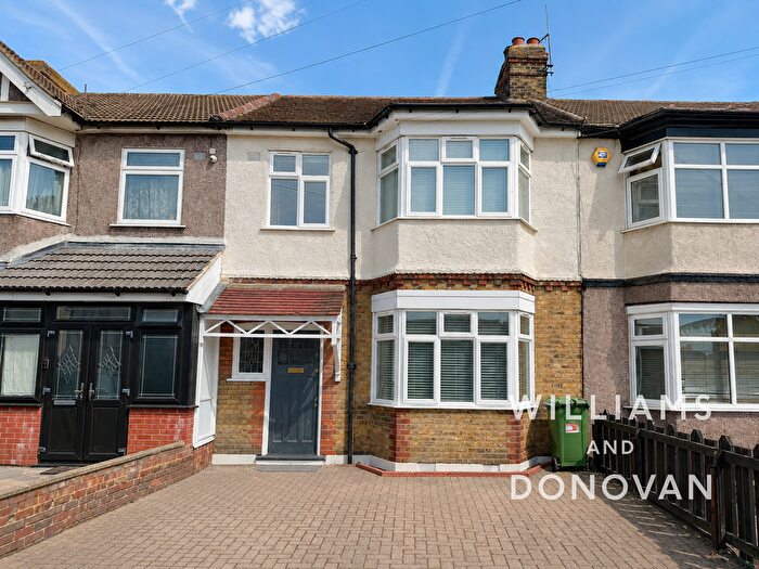 4 Bedroom Terraced House To Rent In Dagenham Road, Romford, RM7
