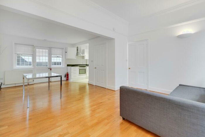 3 Bedroom Flat To Rent In Brushfield Street London, E1