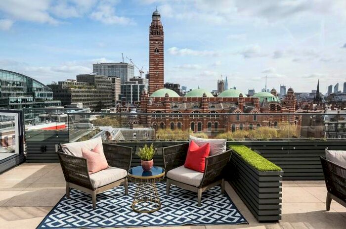 2 Bedroom Flat To Rent In Central Tower, Vauxhall Bridge Road, London, SW1V