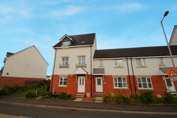 4 Bedroom Town House To Rent In Calfmuir Road, Woodilee Village, Lenzie, G66