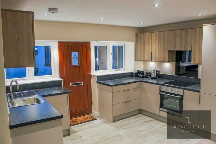 2 Bedroom Semi Detached House To Rent In Bartholomew Street West, Exeter, EX4