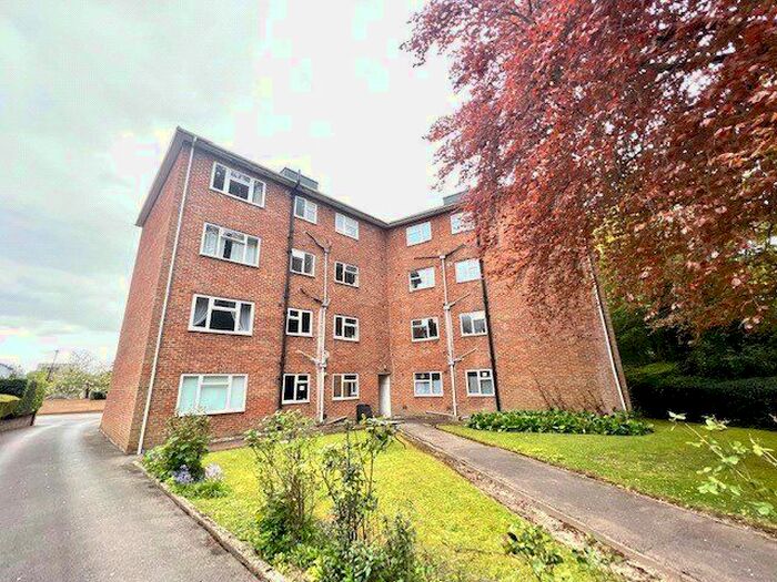 2 Bedroom Flat To Rent In Winn Court, Winn Road, Southampton, Hampshire, SO17