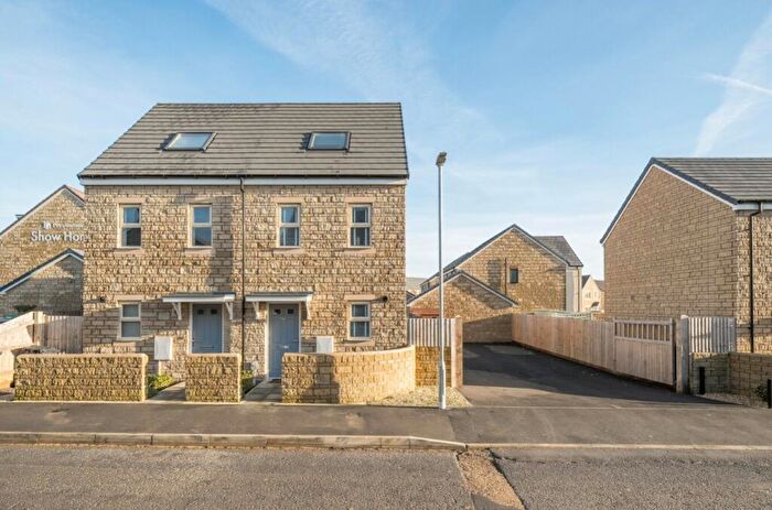 3 Bedroom Semi-Detached House For Sale In Sillars Green, Malmesbury, SN16