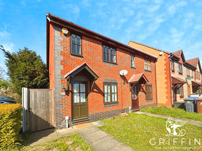 2 Bedroom End Of Terrace House To Rent In Gilbert Road, Chafford Hundred, Grays, RM16