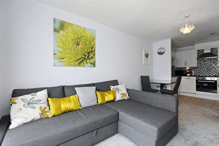 1 Bedroom Apartment To Rent In Windmill Lane London, E15