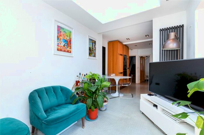 3 Bedroom Flat To Rent In Aubert Park, London, N5