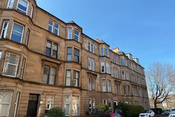 2 Bedroom Flat To Rent In Spacious Top Floor Bed, Bentinck Street, G3