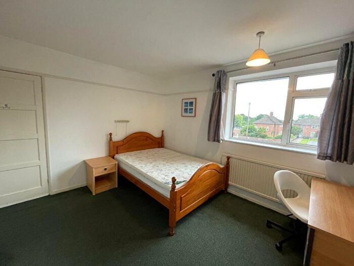 4 Bedroom Semi-Detached House To Rent In Mottram Close, Norwich, NR5