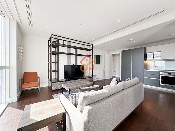 3 Bedroom Flat To Rent In Maine Tower, Harbour Way, London, E14