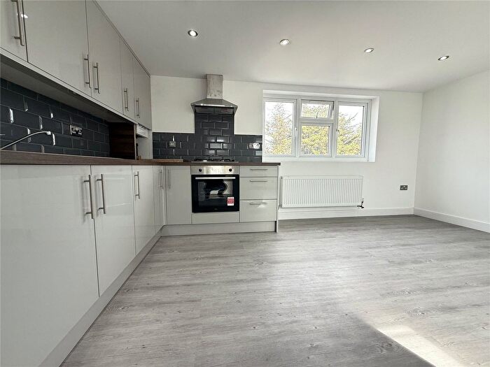 1 Bedroom Flat To Rent In Kildowan Road, Ilford, IG3