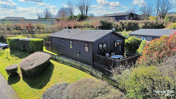 2 Bedroom Lodge For Sale In The Thatches Holiday Park, Modbury, PL21