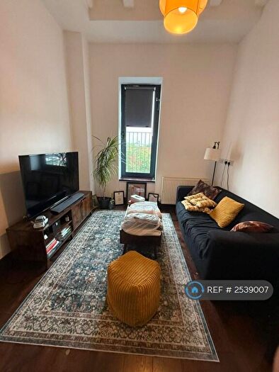 Studio To Rent In Edgware Road, London, NW2