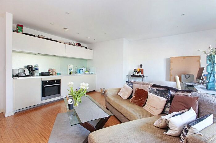 1 Bedroom Flat To Rent In Wingate Square, Clapham, London, SW4