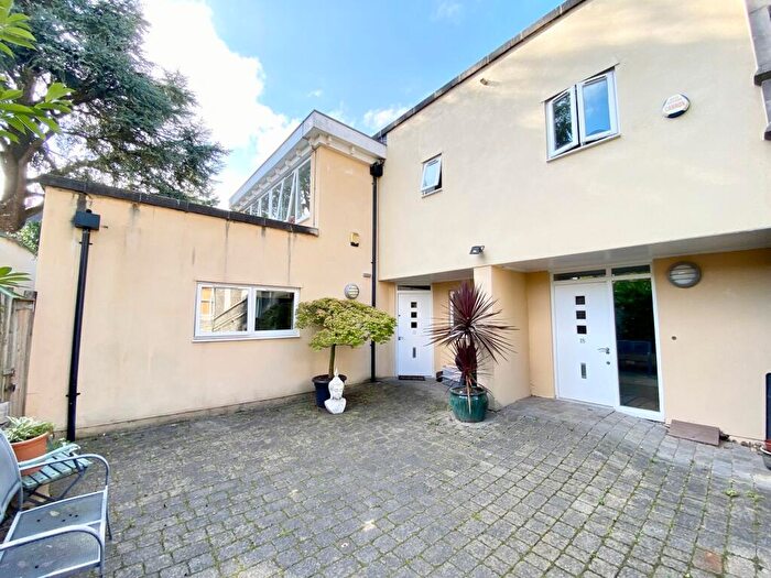 2 Bedroom Flat To Rent In Sneyd Park, Chattenden House, BS9