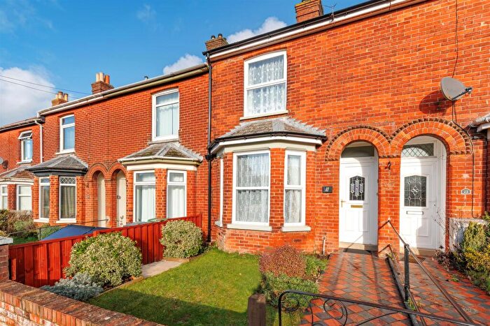 3 Bedroom Terraced House For Sale In Terraced Period Property - Hillside, Newport, PO30