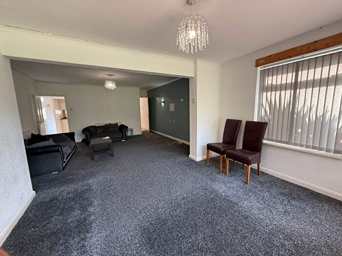 4 Bedroom Detached House To Rent In Romford, RM6