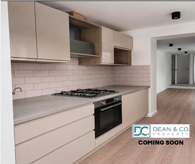 2 Bedroom Flat To Rent In Trevelyan Road, London, E15