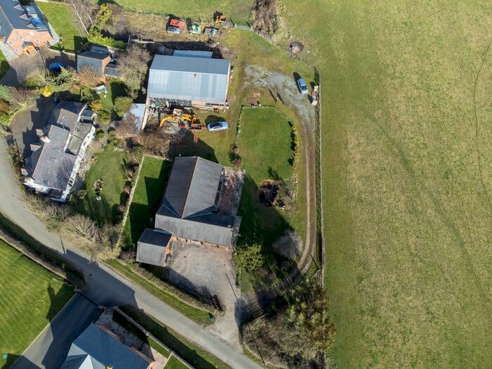 5 Bedroom Bungalow For Sale In Bowling Bank, Wrexham, LL13