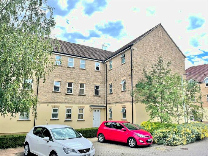 2 Bedroom Flat To Rent In Kingfisher Court, Calne, SN11