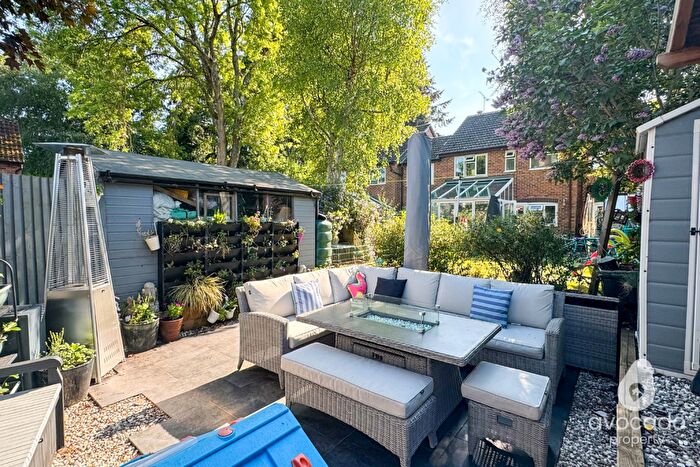 4 Bedroom Link Detached House For Sale In Hermits Close, Burghfield Common, RG7