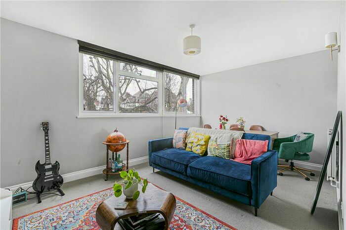 1 Bedroom Flat To Rent In Hazlewell Road, Putney, SW15